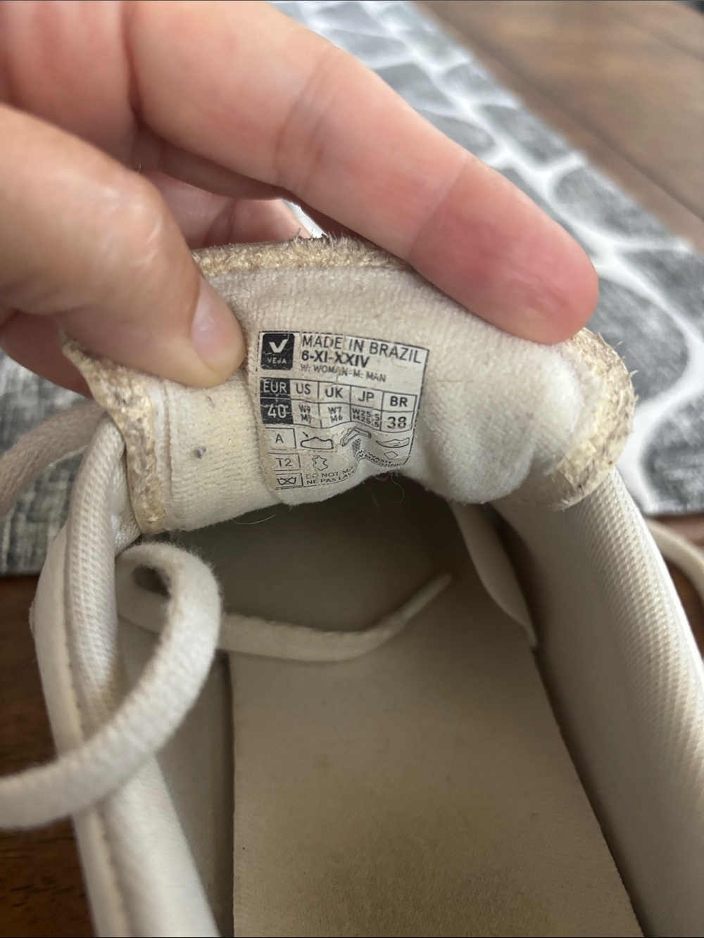 Veja Low-Top Sneakers in White with Beige Accents - Picture 5 of 6